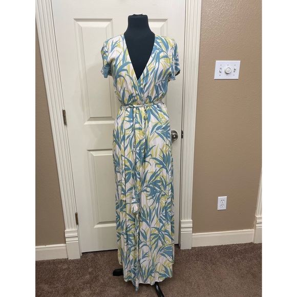 Olivaceous Dresses & Skirts - Olivaceous long dress